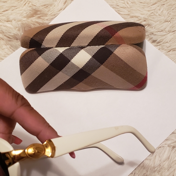 BURBERRY GLASSES❤️❤️❤️SOLD - Picture 7 of 8